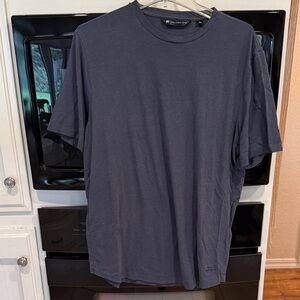 Travis Mathew t shirt. size L. Very comfy